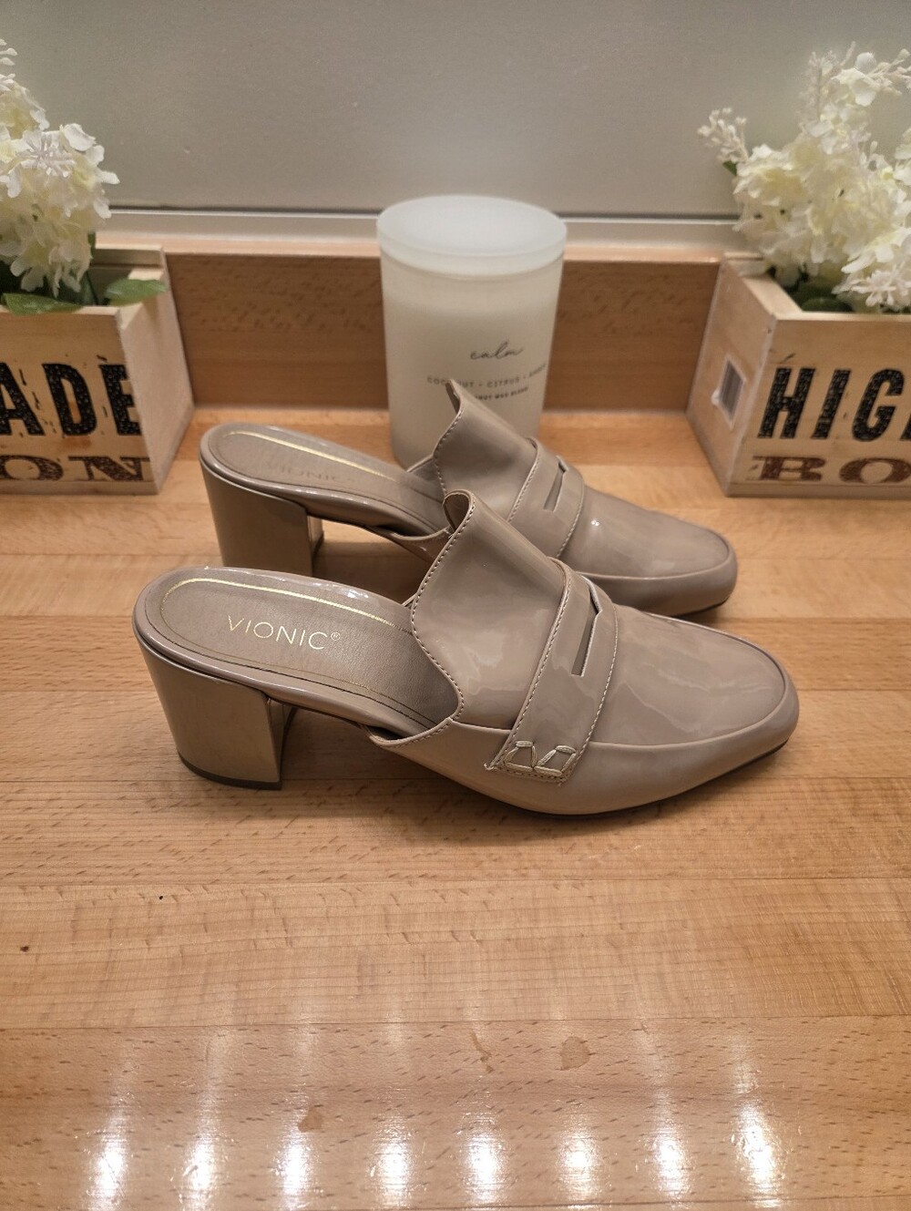 Vionic Plaza Annabel Patent Leather Beige Mules Shoes Block Heel Women's Sz 9